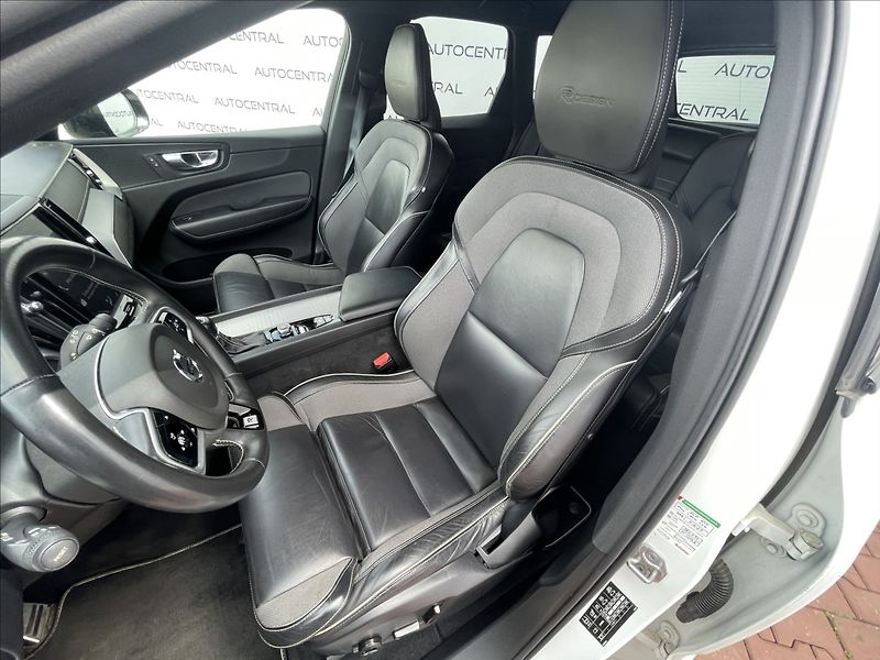 Volvo XC60 2,0 D,140kW,D4,4x4,AUT. R-DESI - fotka 11 z 25