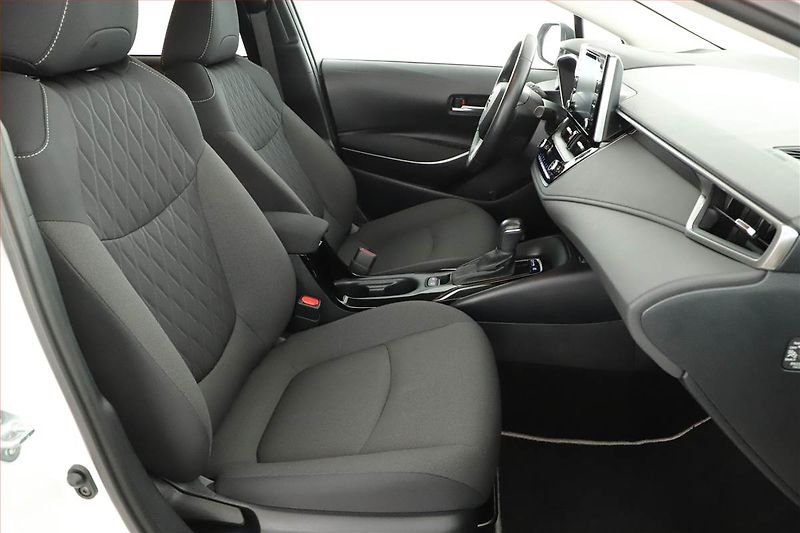 Toyota Corolla (2021) Comfort 1.8 Hybrid - fotka 14 z 16