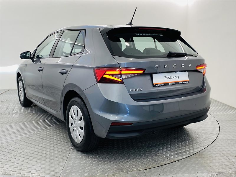 Škoda Fabia 1,0 MPI 59kW Selection - fotka 22 z 25