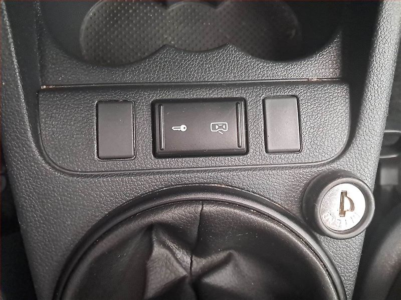 Škoda Fabia (2012) 1.2 12V, Serv.kniha - fotka 13 z 15