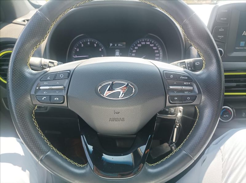 Hyundai Kona 1,6 Premium AUT. - fotka 14 z 21
