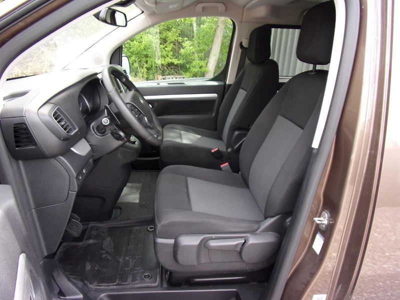 Citroën SpaceTourer (2017) 2.0HDi130kW AUTOMAT 2xKOLA 8M  - fotka 9 z 26