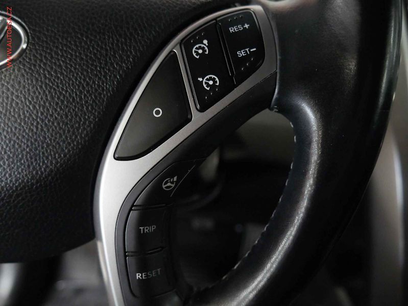 Hyundai i30 (2014) 1.6 GDi, ČR, Temp. park. - fotka 13 z 20