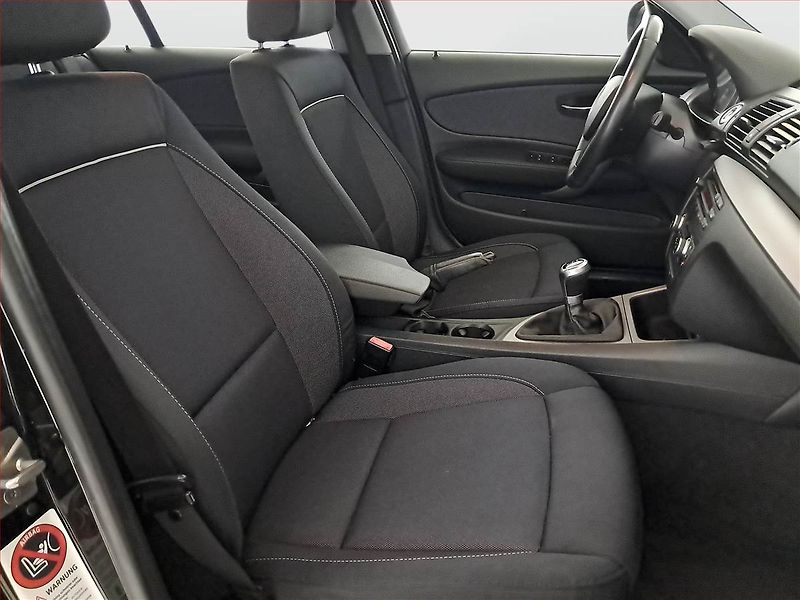 BMW Řada 1 (2010) 116d, po STK, jezdí výborně - fotka 9 z 17