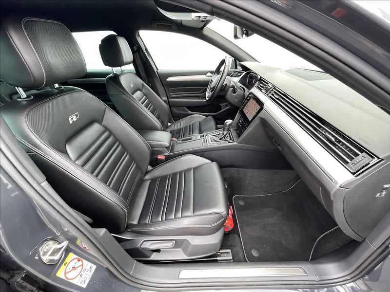 Volkswagen Passat 2,0 TDI 4MOT DSG RLine  Varian - fotka 18 z 24