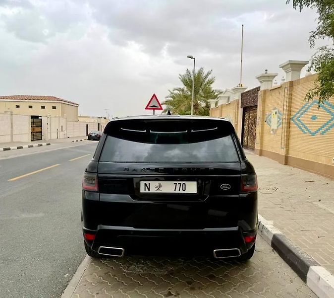 Land Rover Range Rover Sport (2018) Dynamické SUV - fotka 9 z 9