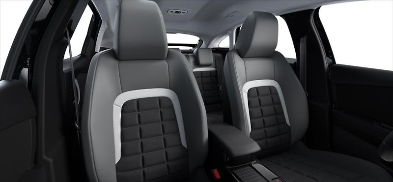 Citroën C4 (2026) 1,2 PLUS Hybrid 145k Automat - fotka 8 z 8