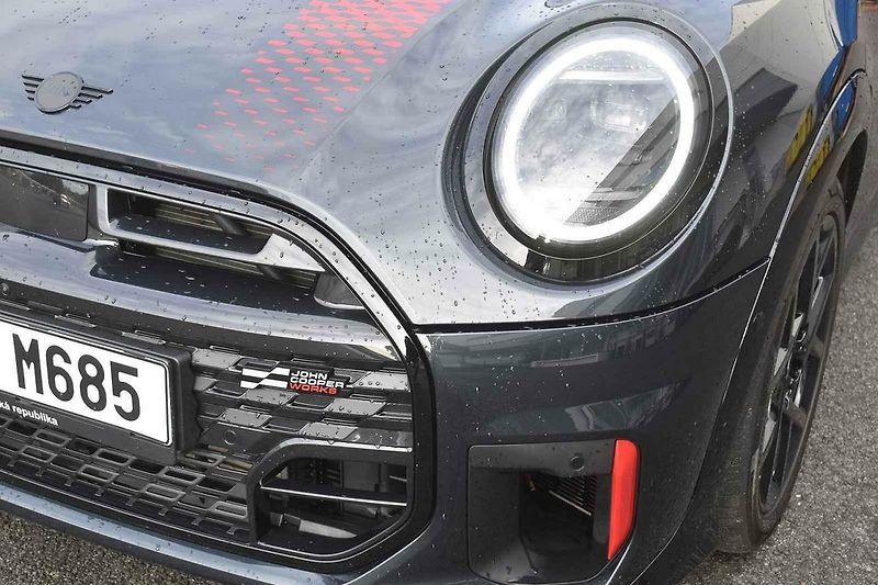 Mini Cabrio JWC v testu