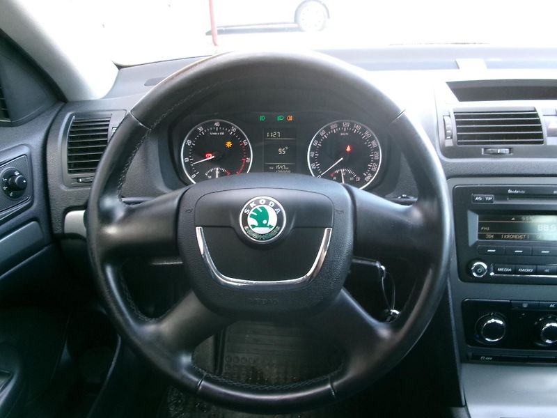 Škoda Octavia (2012) 1,2 TSI KLIMA  - fotka 15 z 25