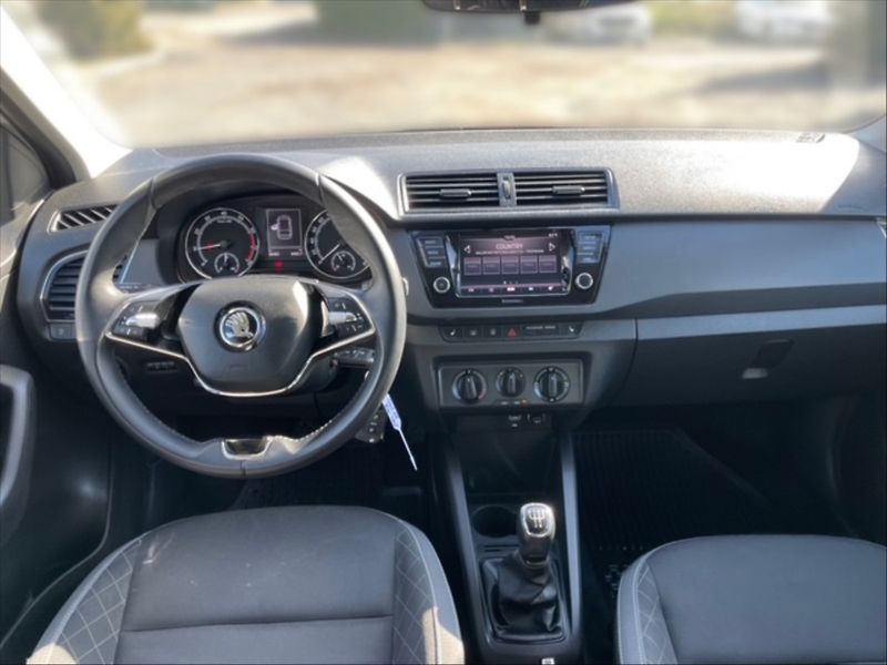 Škoda Fabia 1,0 TSI Ambition - fotka 9 z 11