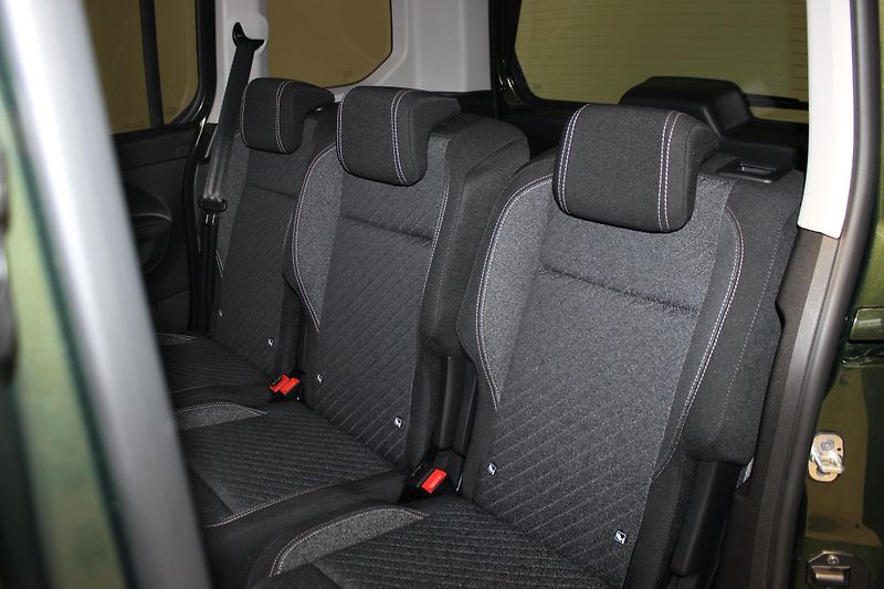 Peugeot Rifter (2026) ALLURE PureTech 110 S&S MAN6 - fotka 19 z 19