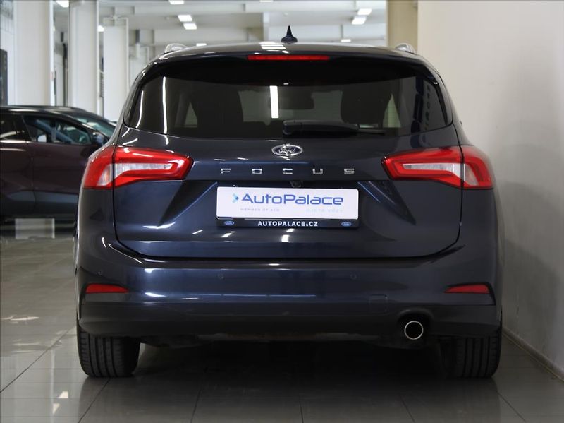 Ford Focus 1,5 EB 110kW AT Titan.X 1.maj. - fotka 4 z 24