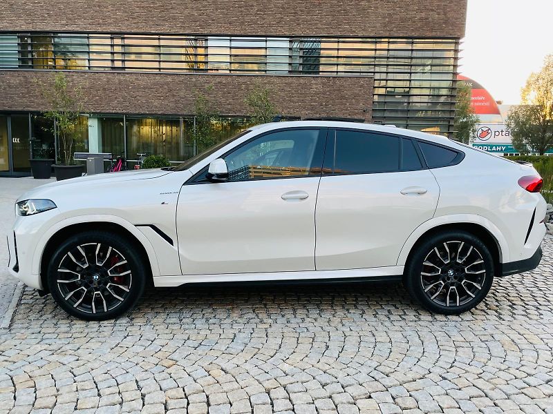 BMW X6 40D MSPORT 4x4 SERVISKA TAŽNÉ - fotka 17 z 58