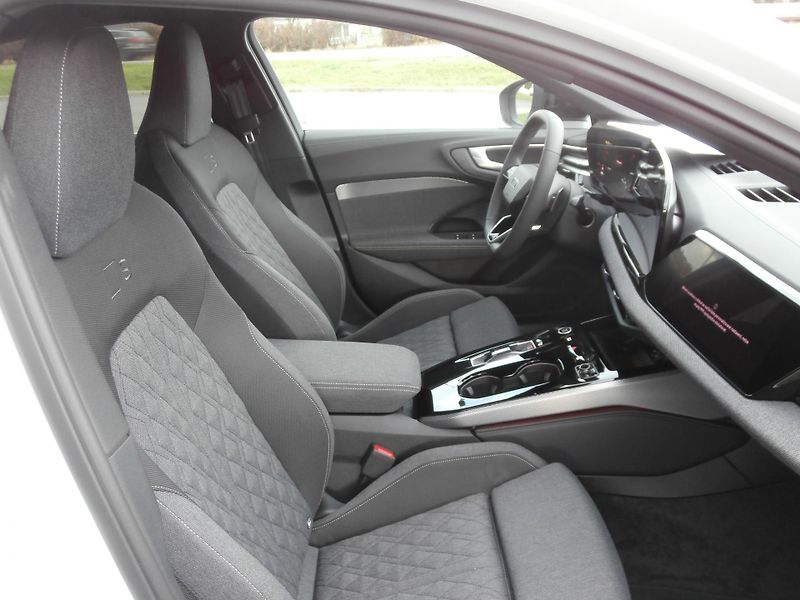 Audi A5 (2024) Limuzína TDI quattro 150kW - fotka 12 z 31