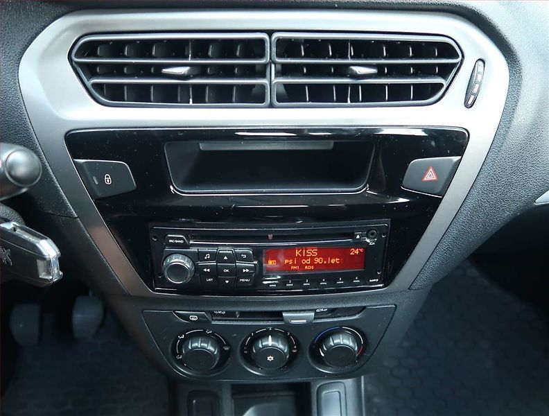 Peugeot 301 (2015) 1.6 VTi, po STK, udržované - fotka 12 z 15