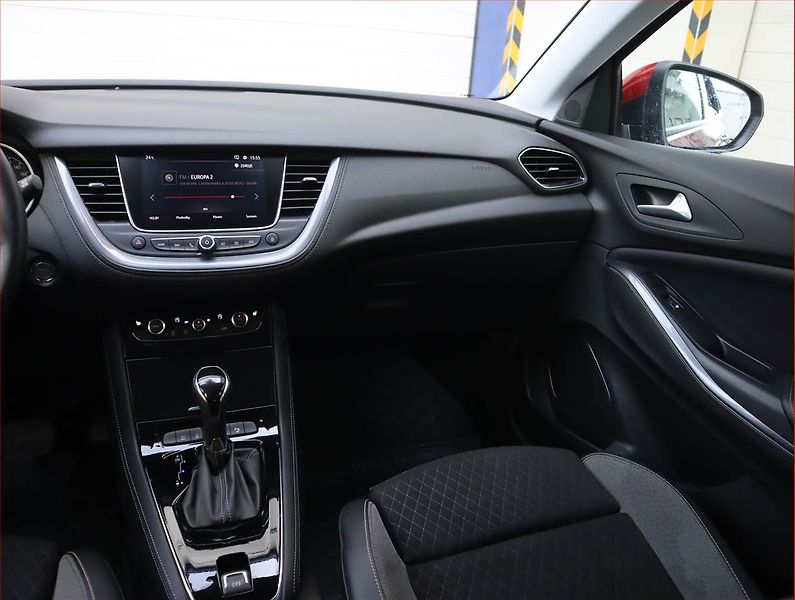 Opel Grandland X (2018) Elegance 1.2 Turbo, Automat - fotka 8 z 24