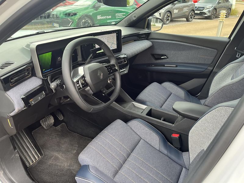Renault 4 E-TECH (2026) techno 150 k comfort range  - fotka 10 z 10