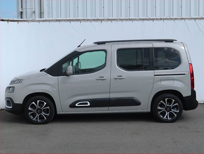Citroën Berlingo (2018) Shine 1.5 BlueHDi, 5Míst, ČR - fotka 3 z 21