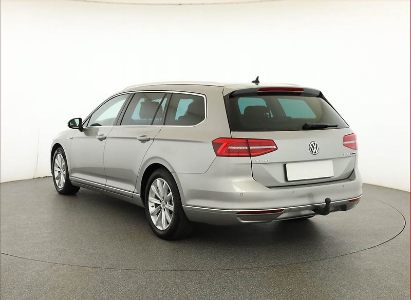 Volkswagen Passat (2015) Comfortline 2.0 TDI, 4X4 - fotka 4 z 20