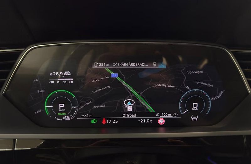Audi Q8 e-tron 55 Sportback Q SoH 93% Kam LED - fotka 13 z 25