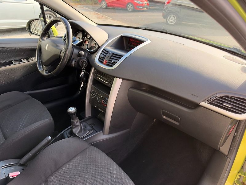 Peugeot 207 (2009) SW 1.6HDi 66kW - fotka 28 z 30