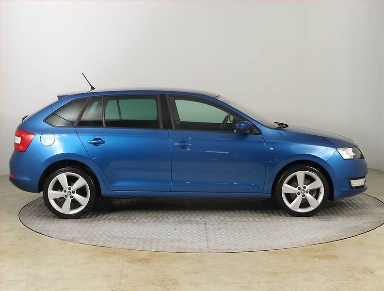 Škoda Rapid (2014) Spaceback 1.2 TSI, Tempomat - fotka 6 z 23