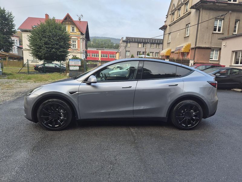Tesla Model Y ZAMLUVENO ! - fotka 6 z 49