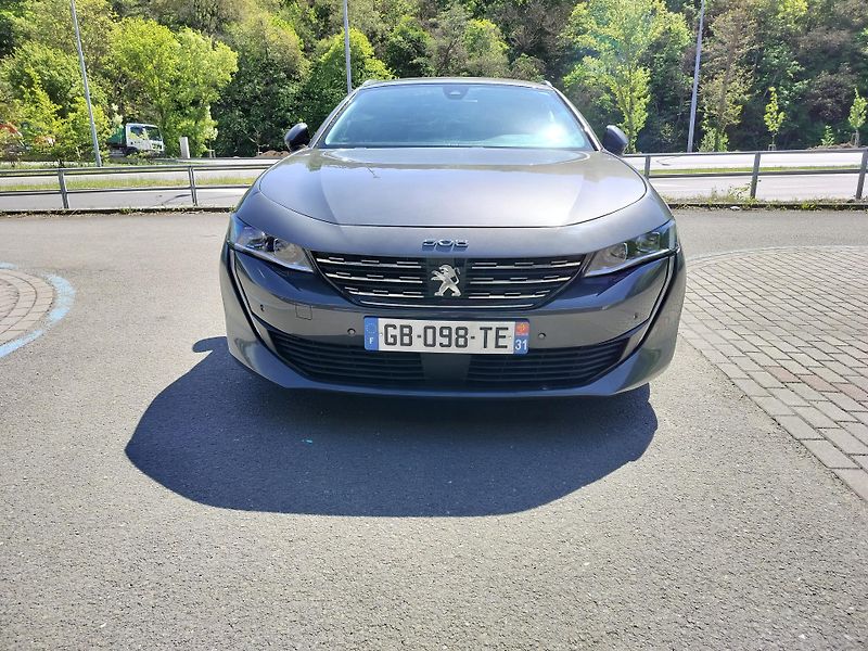 Peugeot 508 SW hybrid 225 e-EAT8 BUSINESS - fotka 2 z 32
