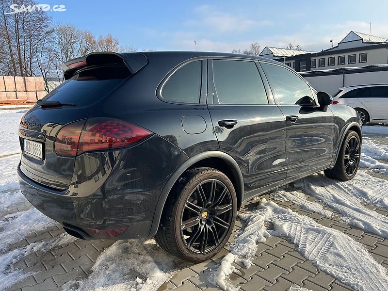 Porsche Cayenne (2013) 3.0 D 180 KW - fotka 3 z 28