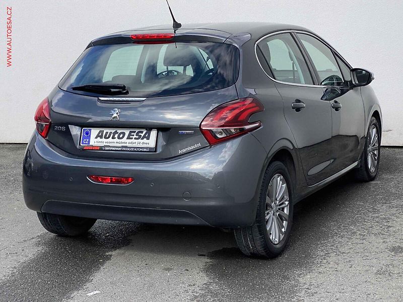 Peugeot 208 (2016) 1.2PT, Allure, navi, kamera - fotka 4 z 18