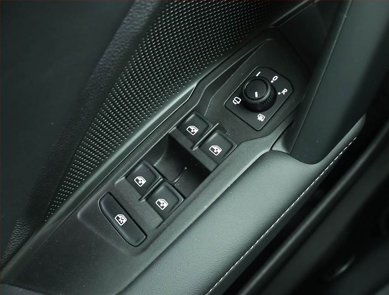 Volkswagen Tayron (2025) 1.5 eTSI - fotka 21 z 21
