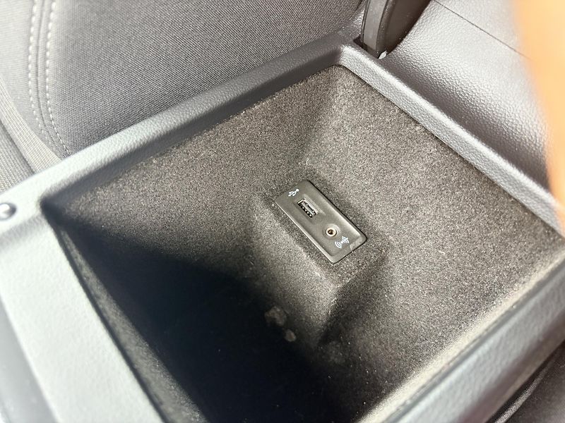 Volkswagen Passat 2.0TDI 110KW MATRIX REZERVACE - fotka 25 z 62
