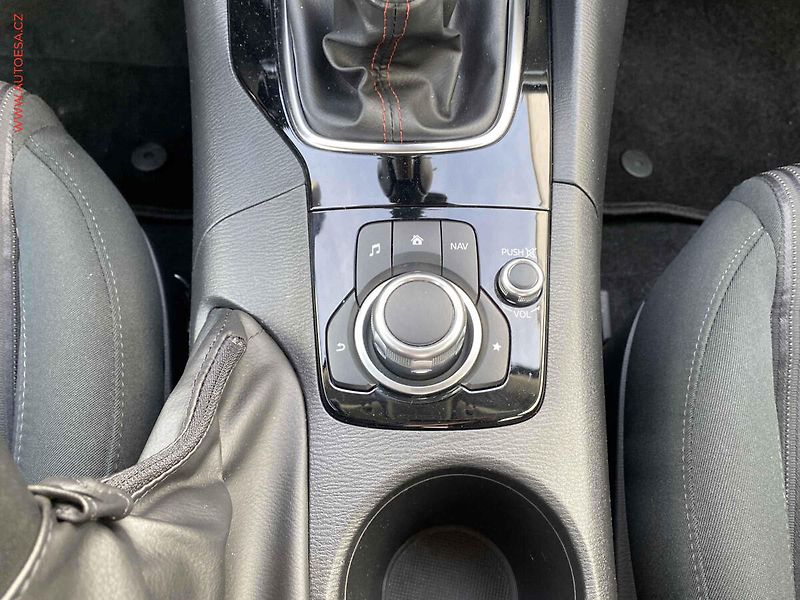 Mazda 3 (2015) 2.0 i, Sport, bixen, navi, - fotka 13 z 21