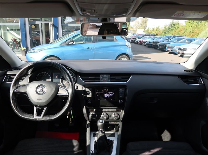 Škoda Octavia 1,6 TDi,77kW,NovéČR,tempomat - fotka 16 z 22