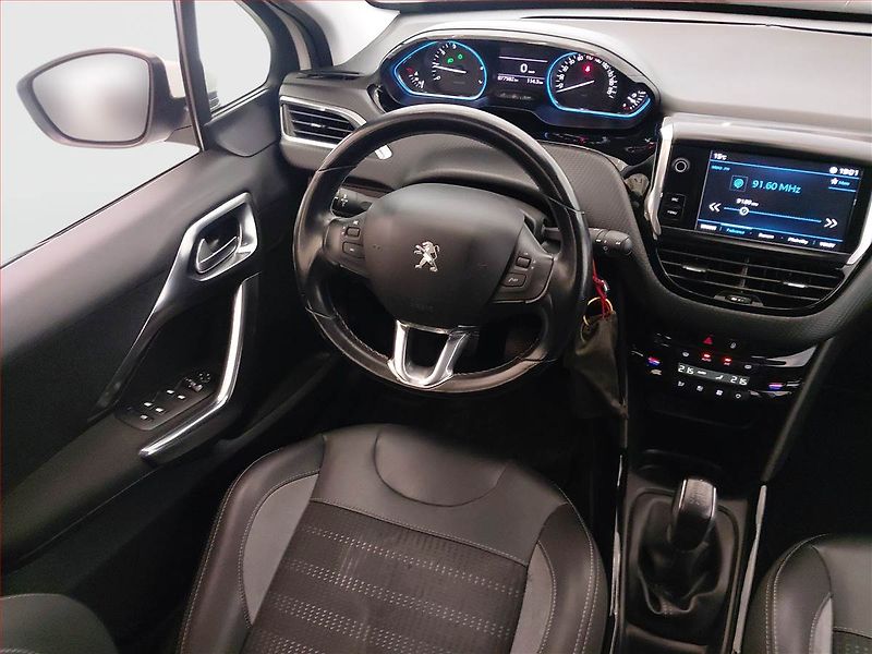 Peugeot 2008 (2018) Allure 1.2 PureTech, ČR,1.maj - fotka 7 z 16