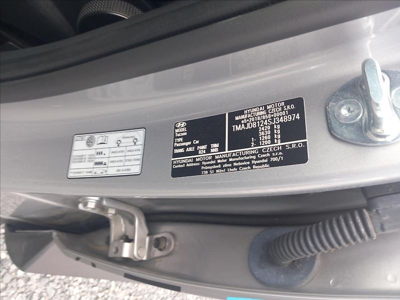 Hyundai Tucson 1,6 T-GDI PHEV AT 4WD PREMIUM - fotka 19 z 25