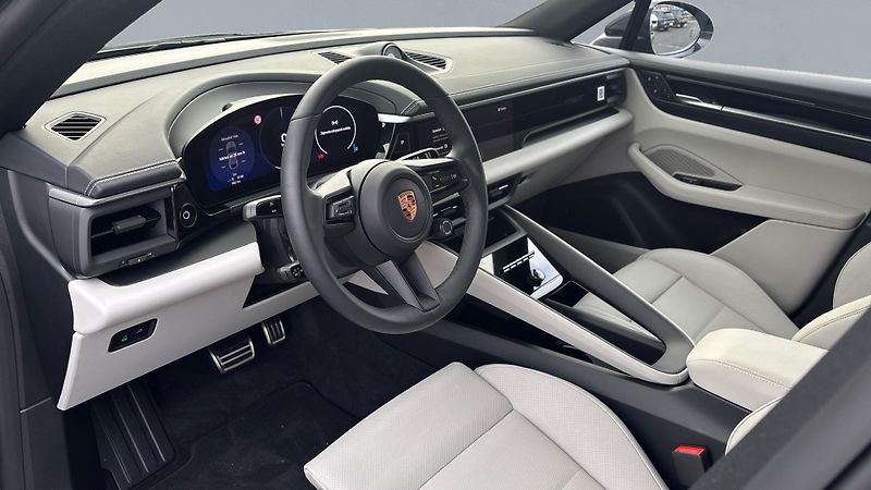 Porsche Macan 4S Electric - fotka 15 z 23