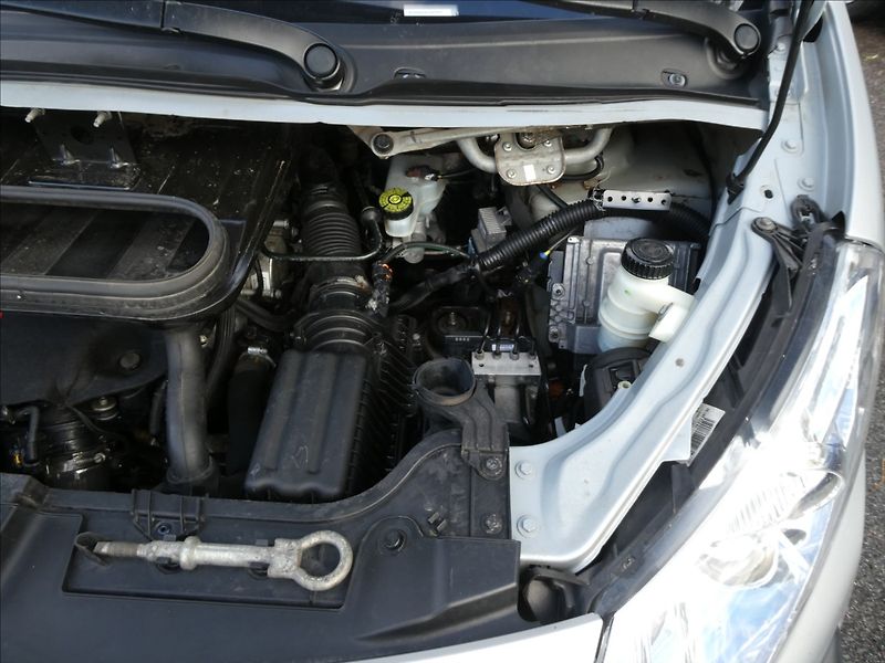 Peugeot Expert Tepee 2,0 HDi 94kW 9.míst L2, 2xkola - fotka 34 z 41