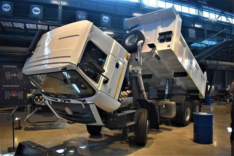 Tatra 162 měla být velmi moderním vozem