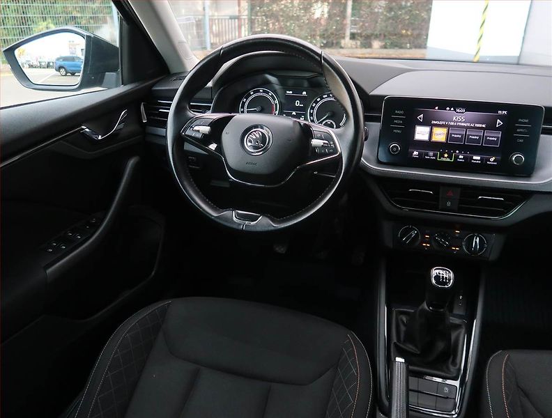 Škoda Kamiq (2021) Ambition Plus 1.0 TSI - fotka 7 z 17