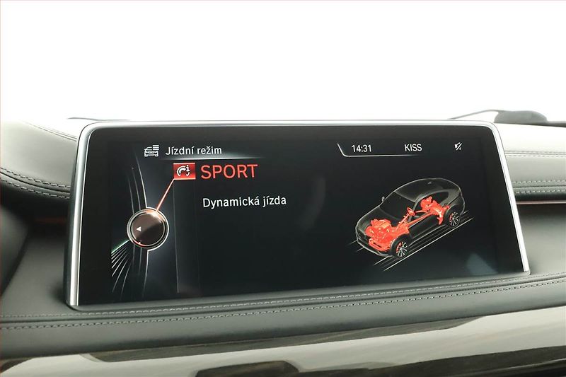 BMW X6 (2016) xDrive40d - fotka 13 z 20