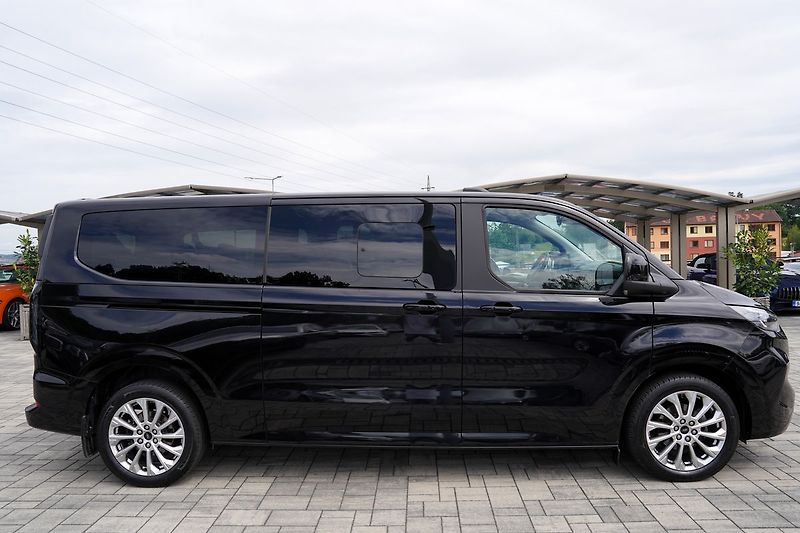 Ford Tourneo Custom 2.0 EcoBlue 4x4 Titanium/Autom - fotka 7 z 48