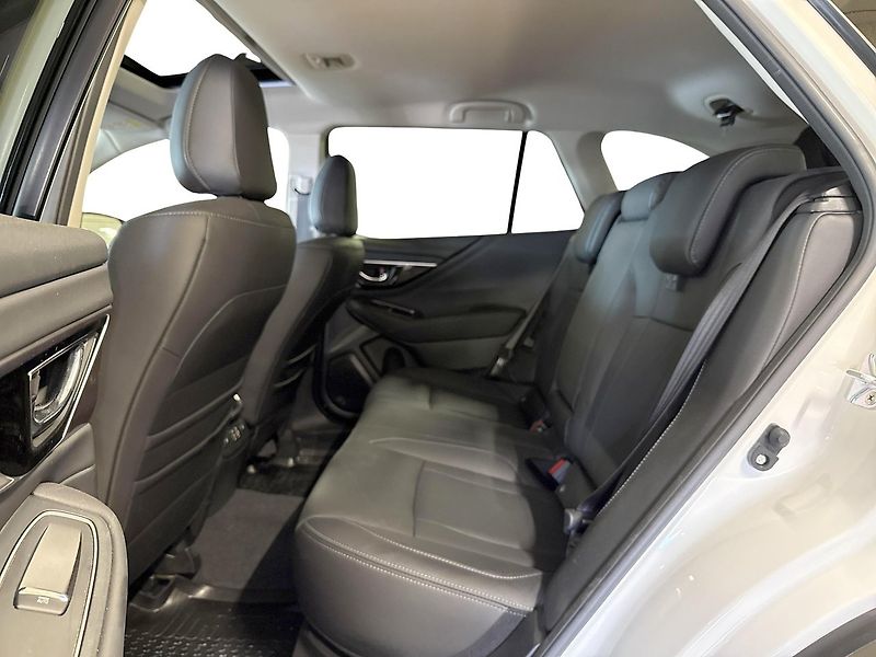 Subaru Outback 2.5i 4WD Touring + tažné - fotka 9 z 14