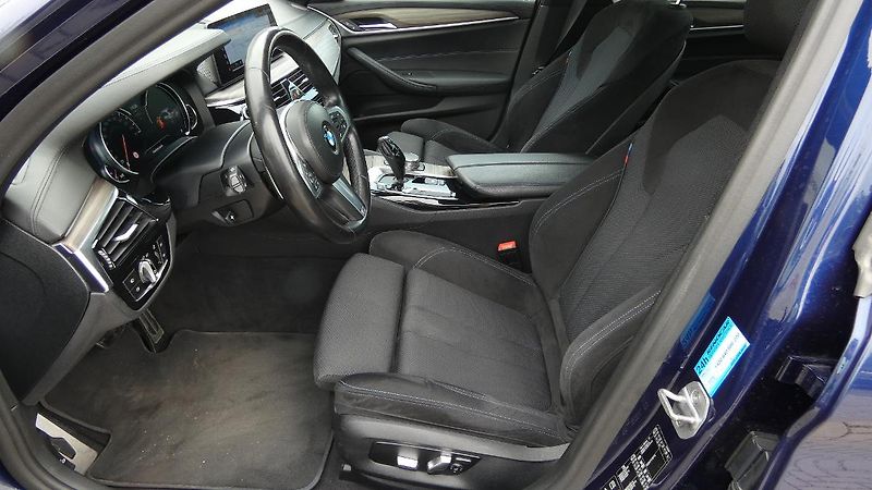 BMW Řada 5 540d xDrive M Sport - fotka 19 z 26