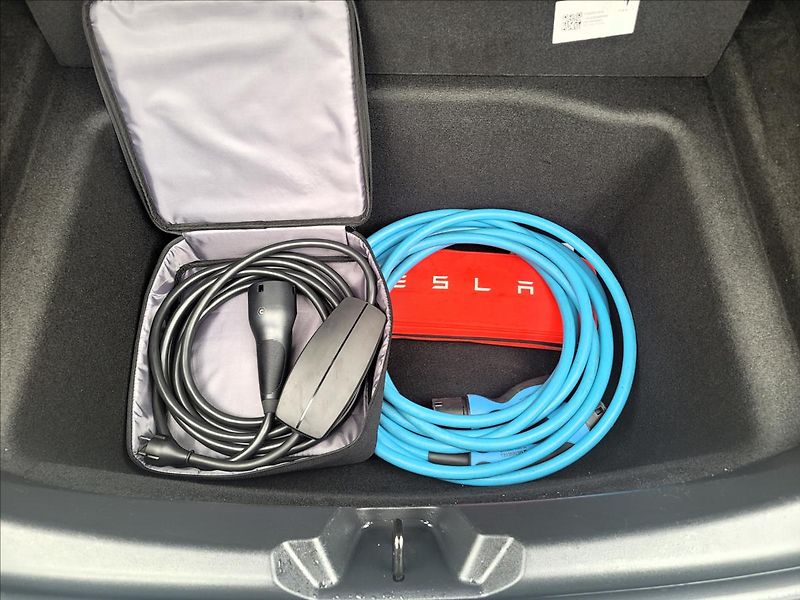 Tesla Model 3 AWD,LR,366kw,DUAL,SOH 89% - fotka 41 z 50