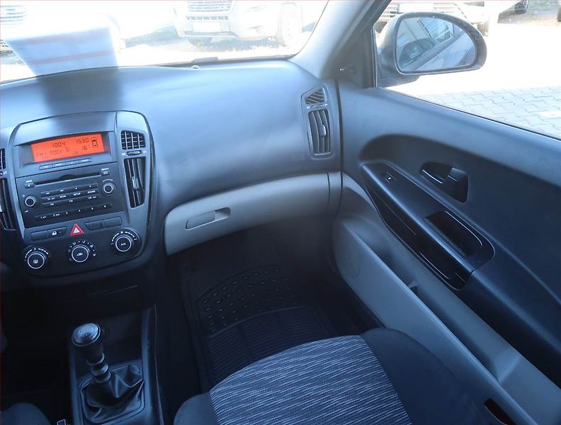 Kia Ceed (2009) 1.6 CVVT, ČR,1.maj, Serv.kniha - fotka 8 z 14