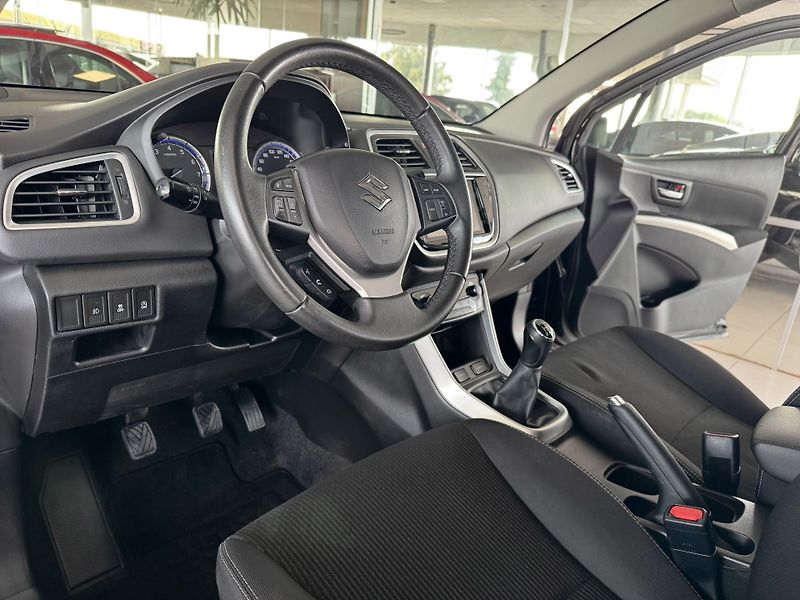 Suzuki SX4 S-Cross 1,0BoosterJet*Navi - fotka 11 z 32