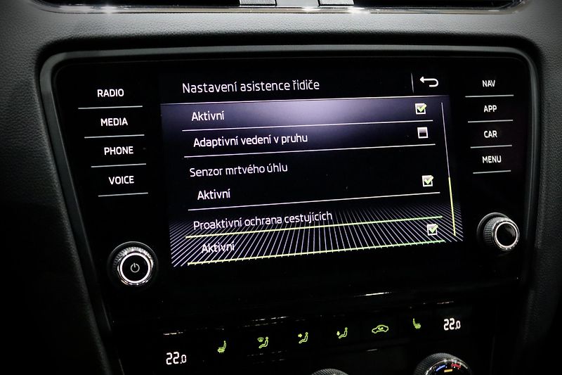 Škoda Octavia 3 FL Combi 1.4 TSI 110 kW DSG - fotka 33 z 43