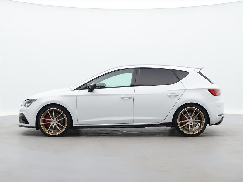 Seat Leon Cupra 2,0 TSI 221kW LED 1.Maj. - fotka 4 z 28