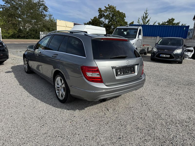 Mercedes-Benz Třídy C (2011) 1.8i C180 115Kw Automat - fotka 5 z 22